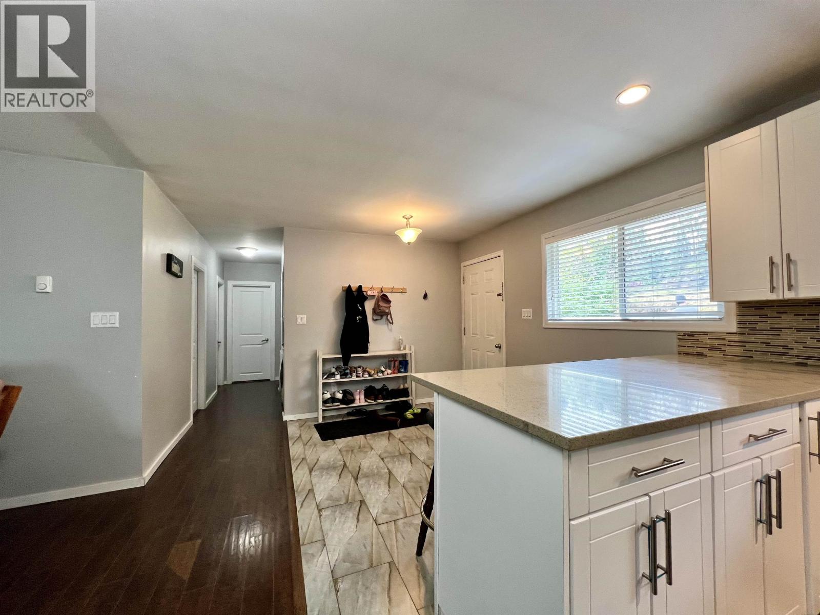 897-899 SUMMIT AVENUE