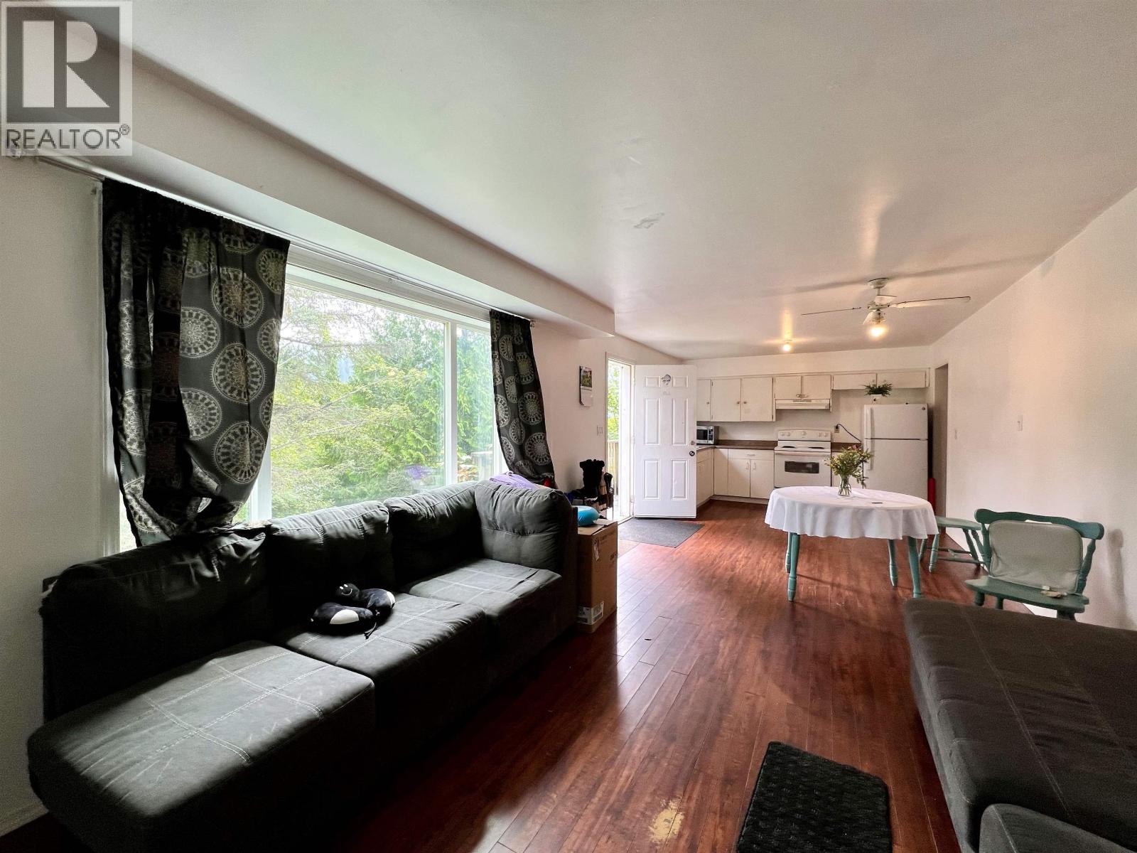 897-899 SUMMIT AVENUE