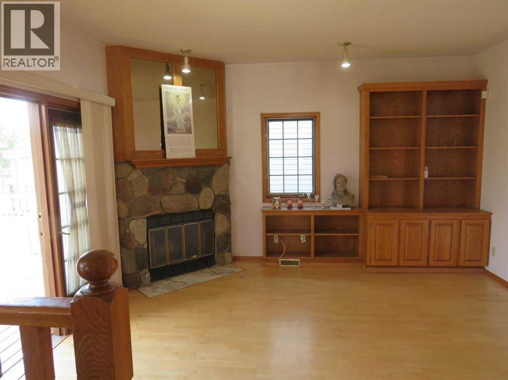 Single Family House for Sale in  La Valencia Gardens NE Monterey Park Calgary 