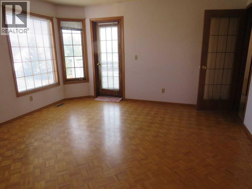 Single Family House for Sale in  La Valencia Gardens NE Monterey Park Calgary 