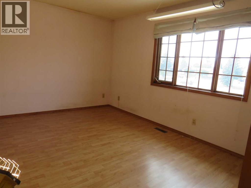 Single Family House for Sale in  La Valencia Gardens NE Monterey Park Calgary 
