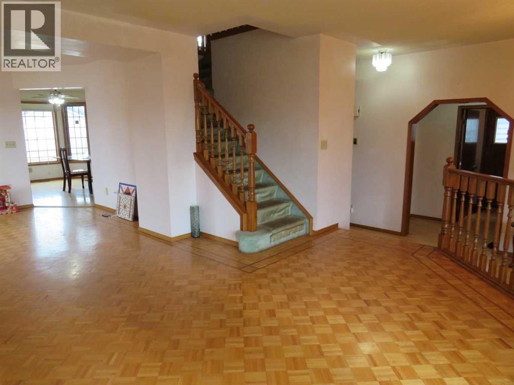 Single Family House for Sale in  La Valencia Gardens NE Monterey Park Calgary 