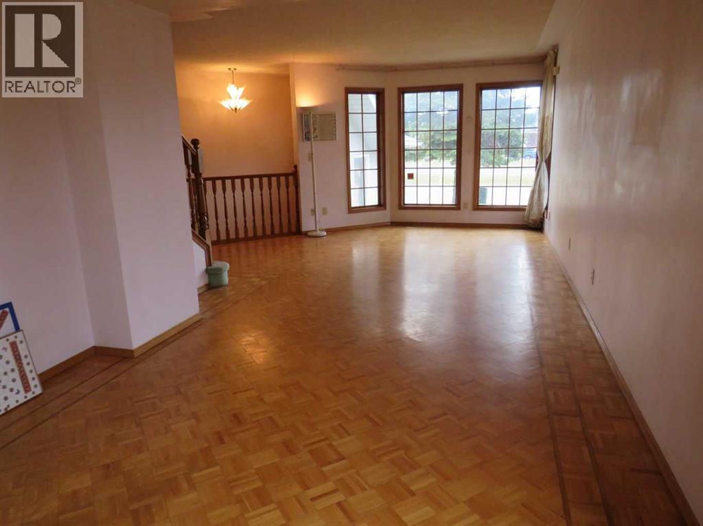 Single Family House for Sale in  La Valencia Gardens NE Monterey Park Calgary 