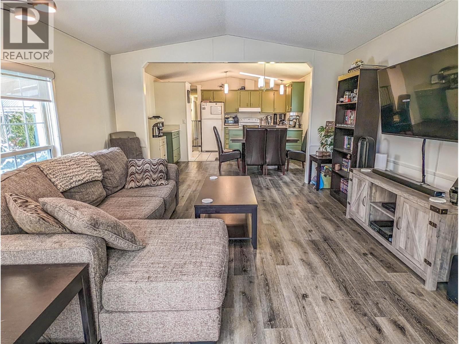  6721 51 Street Northeast, Salmon Arm