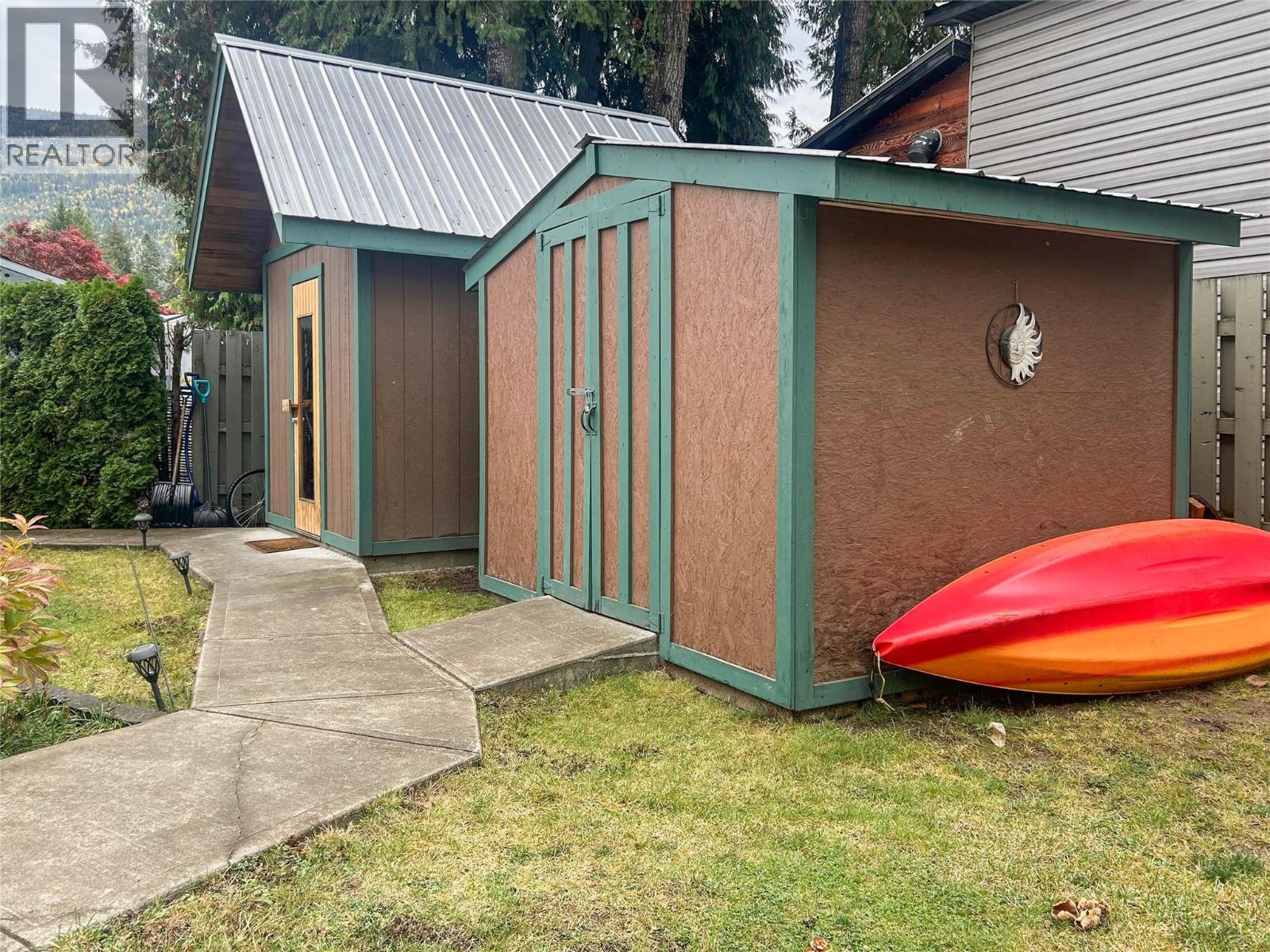  6721 51 Street Northeast, Salmon Arm