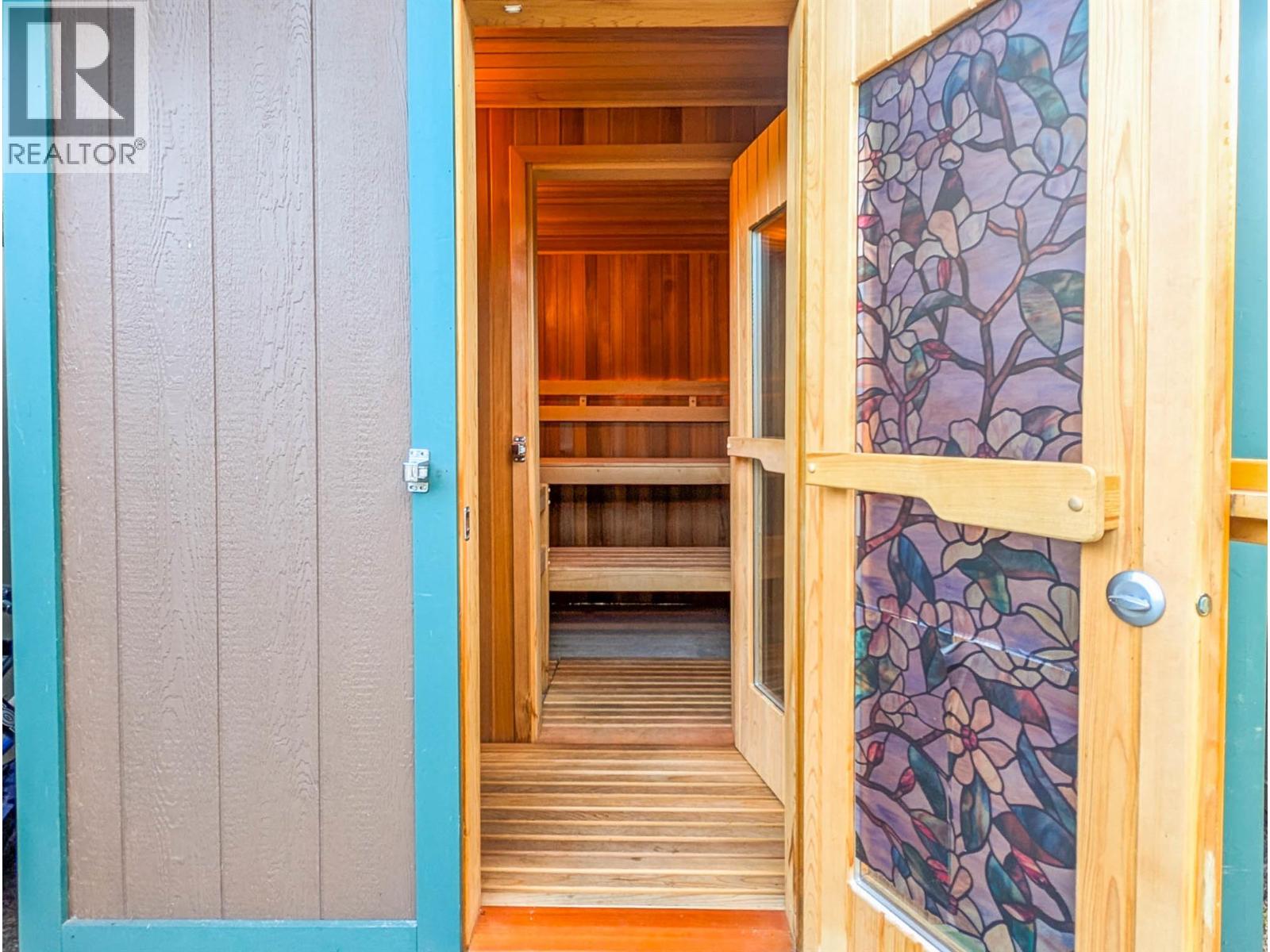  6721 51 Street Northeast, Salmon Arm