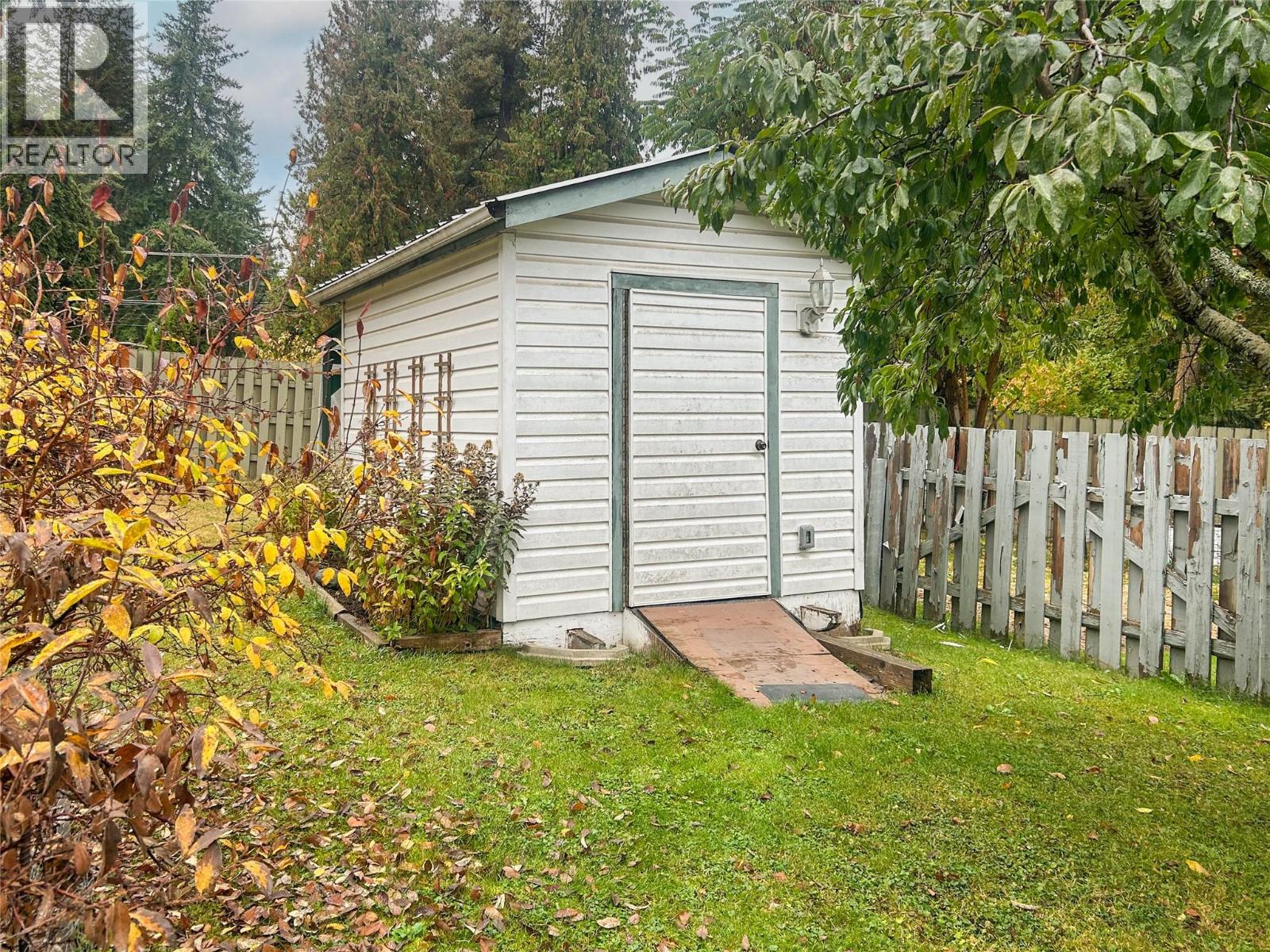  6721 51 Street Northeast, Salmon Arm