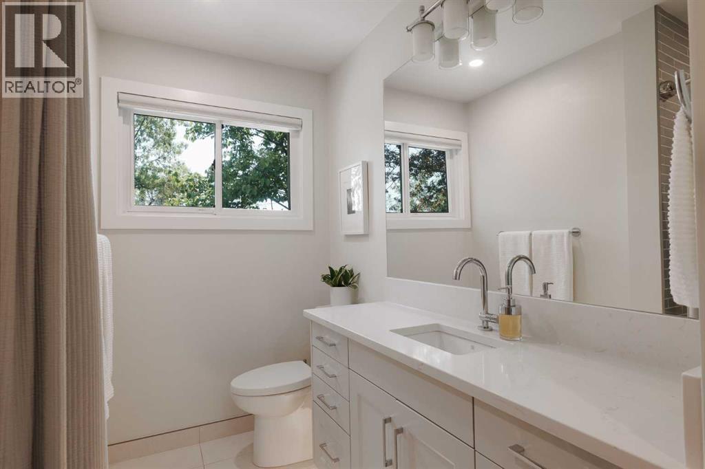 Single Family House Bungalow for Sale in  Windsor Street NW St Andrews Heights Calgary 