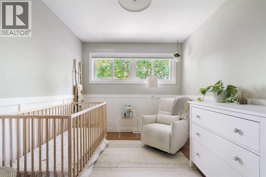 Single Family House Bungalow for Sale in  Windsor Street NW St Andrews Heights Calgary 