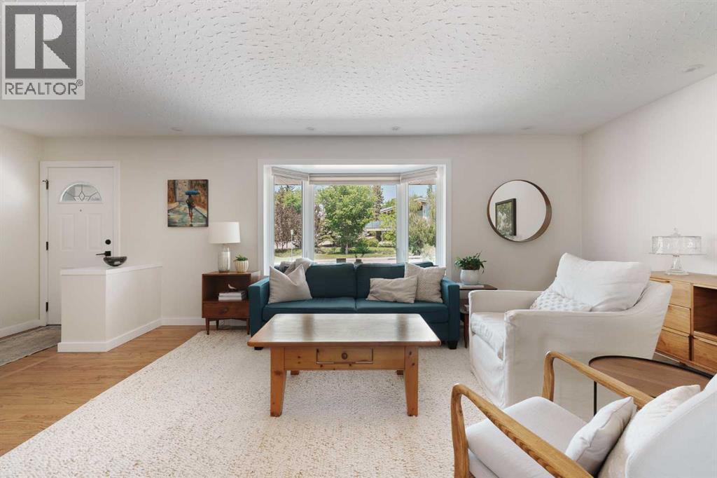 Single Family House Bungalow for Sale in  Windsor Street NW St Andrews Heights Calgary 