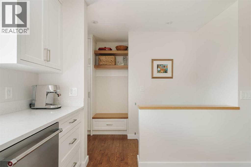 Single Family House Bungalow for Sale in  Windsor Street NW St Andrews Heights Calgary 