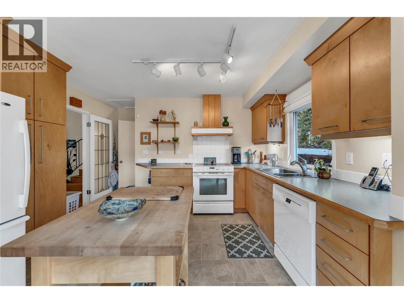 956 Kilwinning Street, Penticton