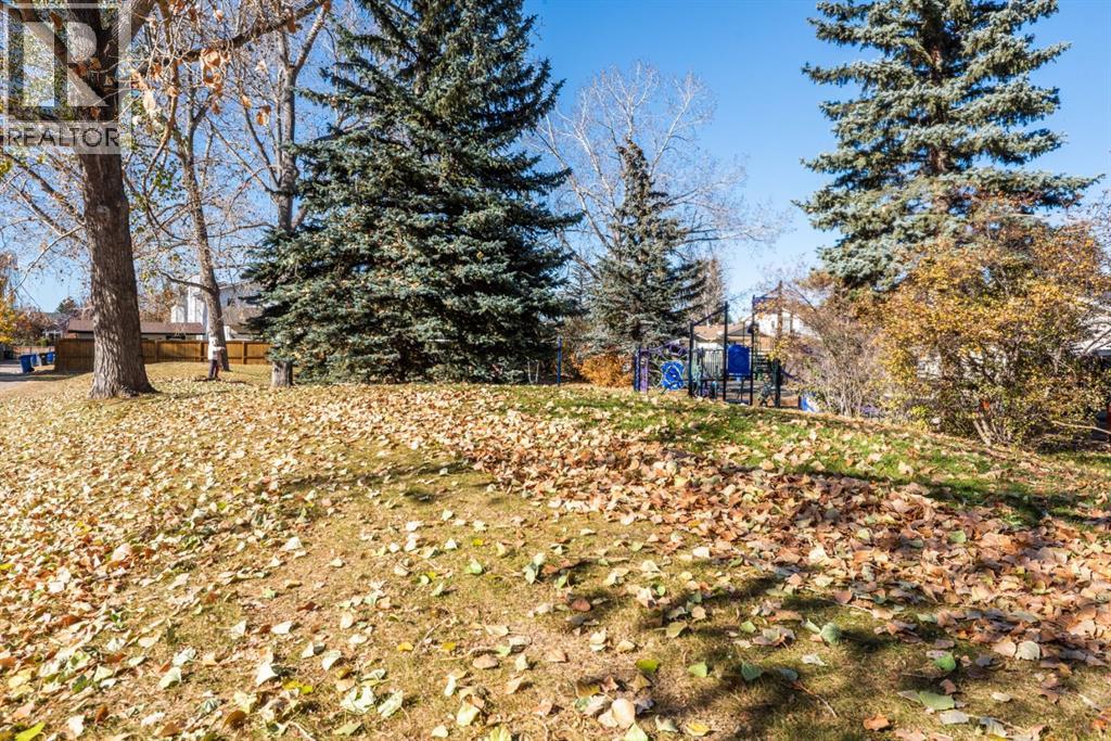 Single Family House for Sale in  Woodglen Grove SW Woodbine Calgary 