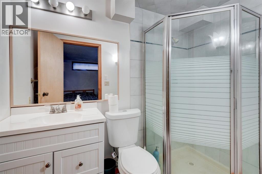 Single Family House for Sale in  Woodglen Grove SW Woodbine Calgary 