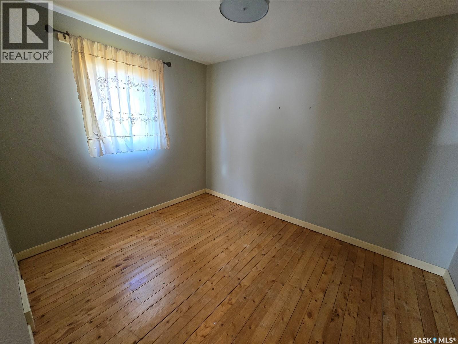 Single Family House Bungalow for Sale in  nd AVENUE NW Swift Current 