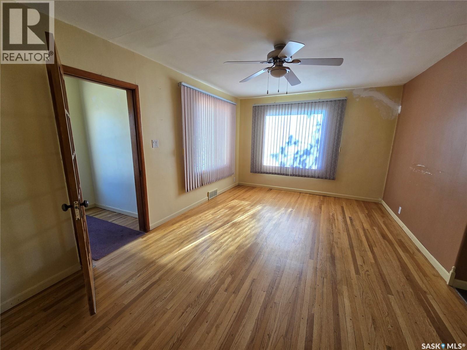 Single Family House Bungalow for Sale in  nd AVENUE NW Swift Current 