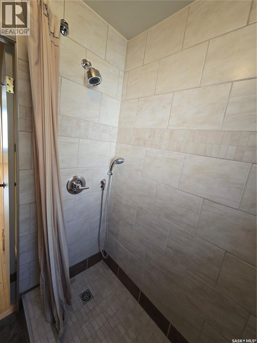 Single Family House Bungalow for Sale in  nd AVENUE NW Swift Current 