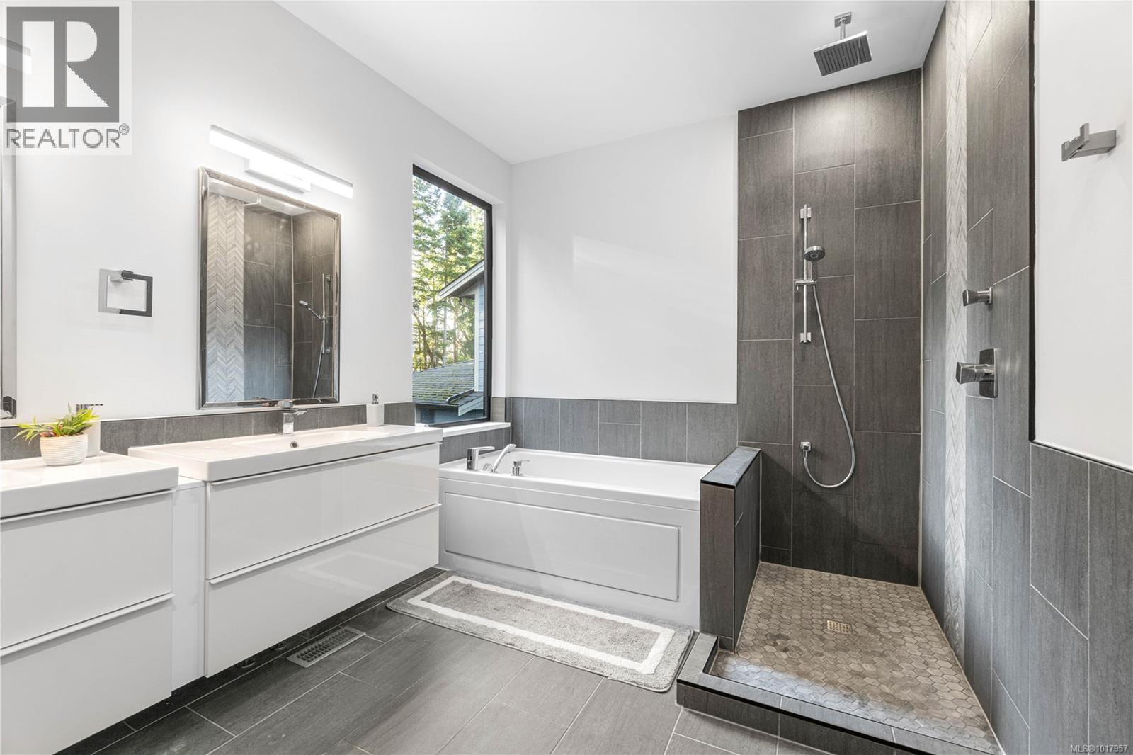 210 Crestline Terr, Nanaimo