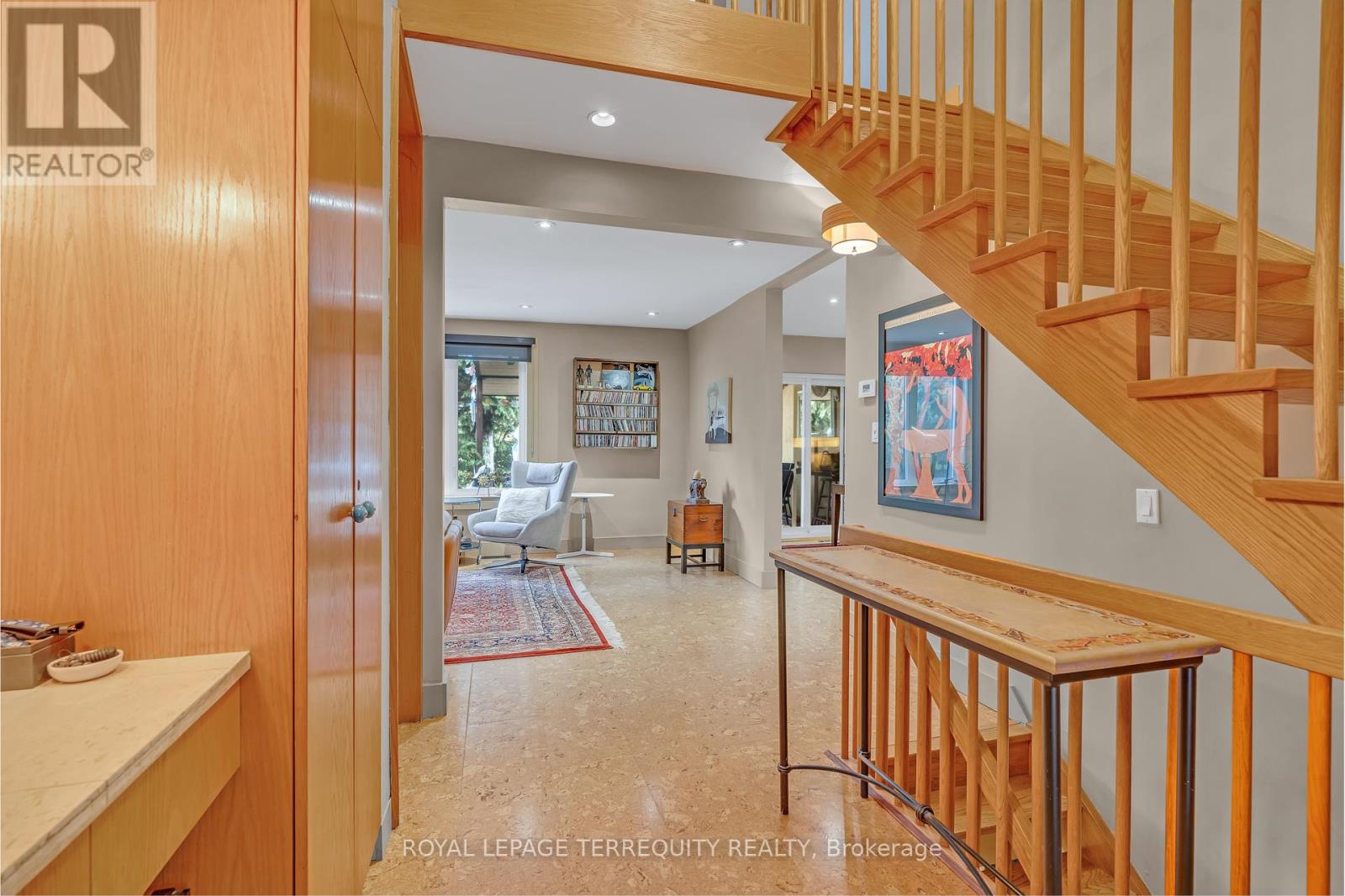 Entrance Floating Stairs