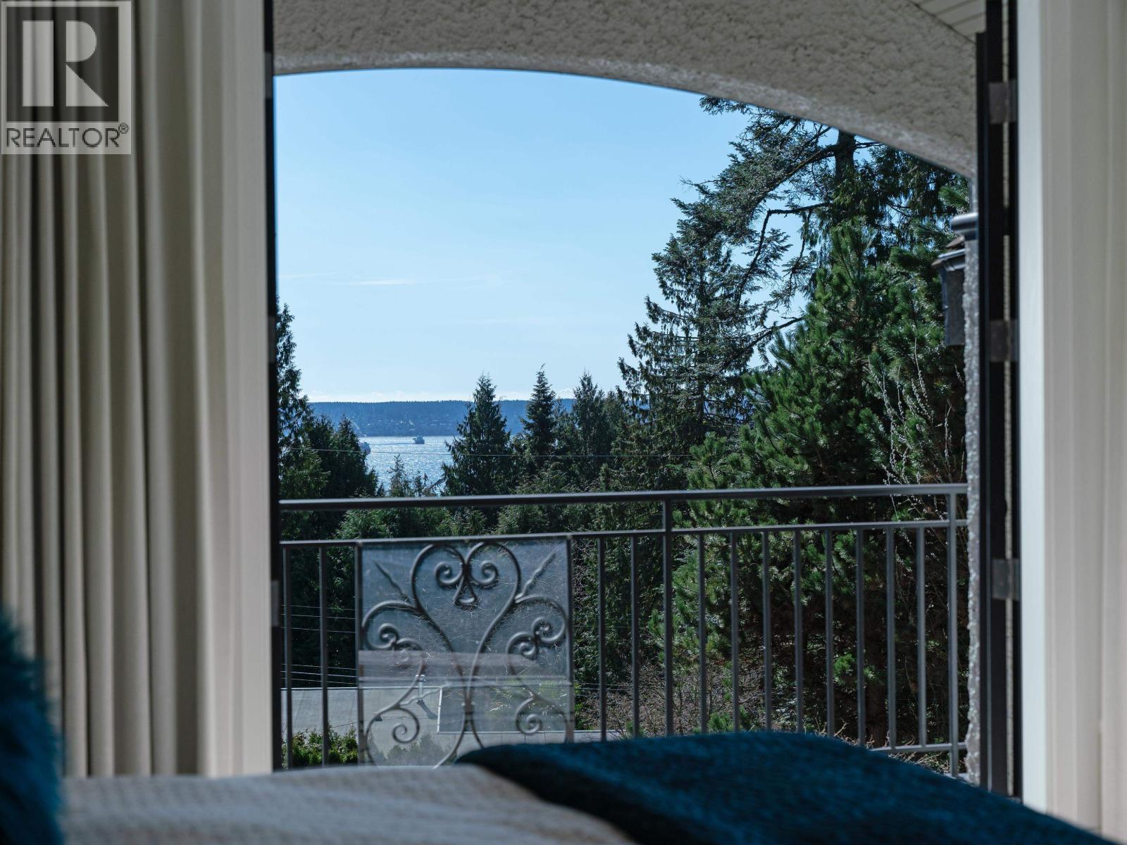 2985 ALTAMONT CRESCENT, West Vancouver