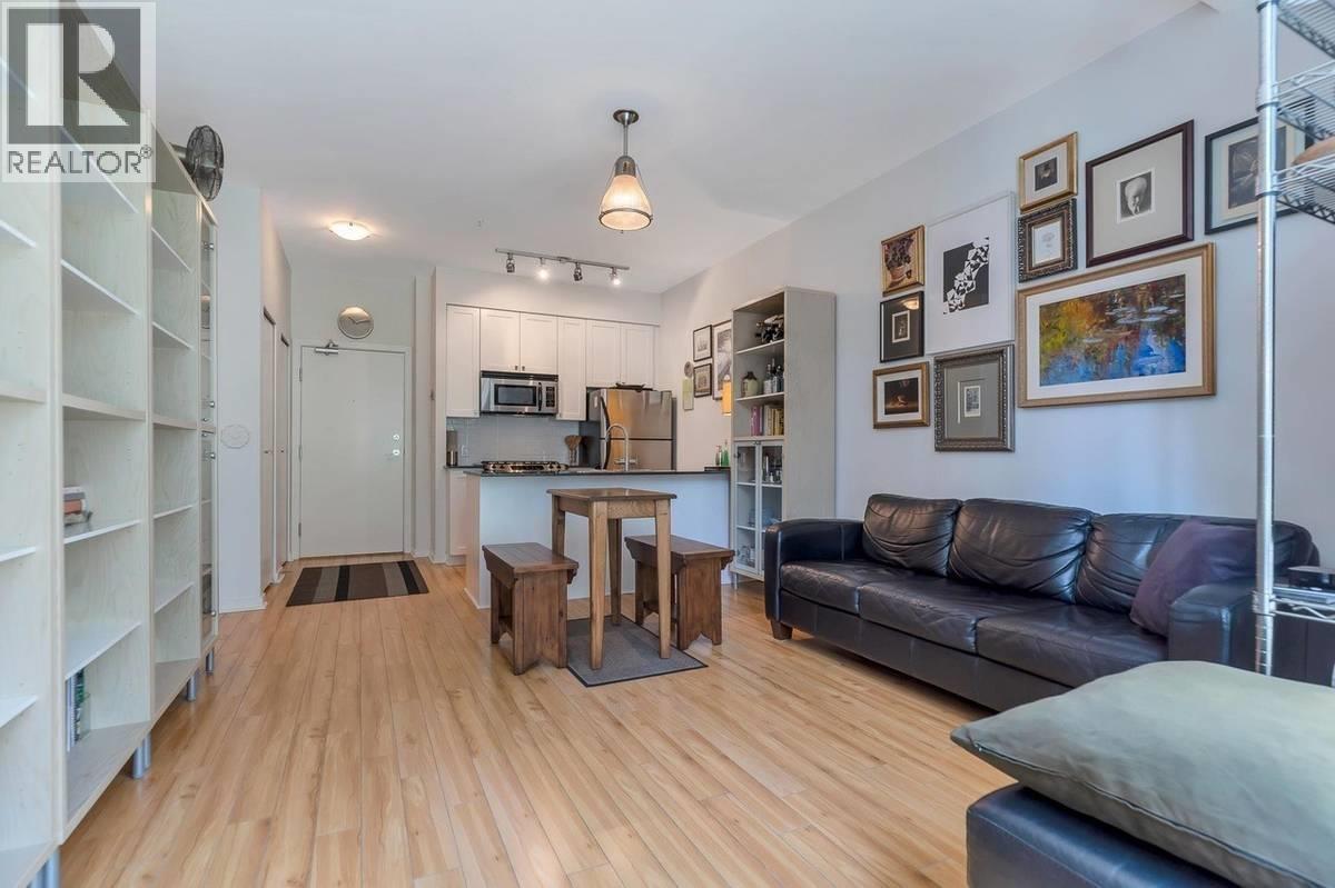 304 480 ROBSON STREET, Vancouver
