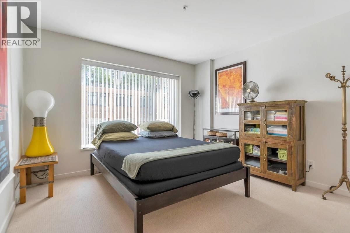 304 480 ROBSON STREET, Vancouver