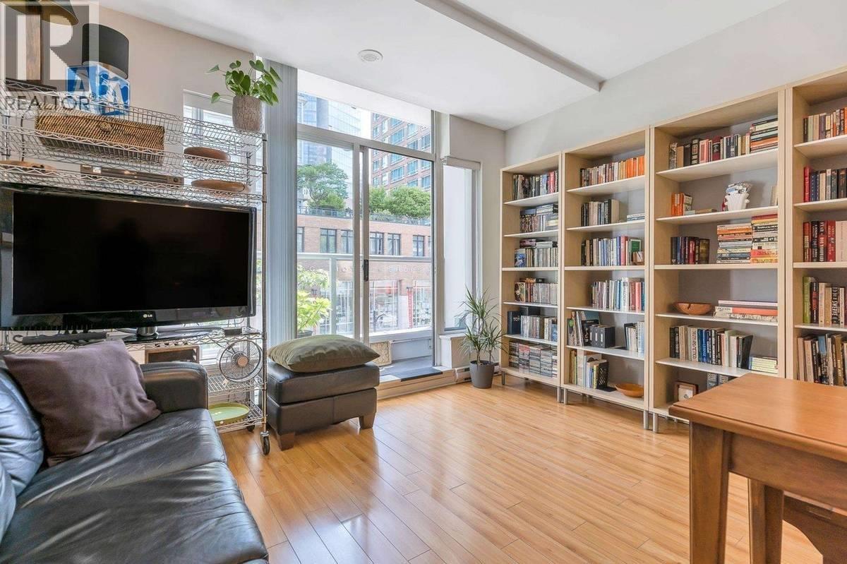 304 480 ROBSON STREET, Vancouver