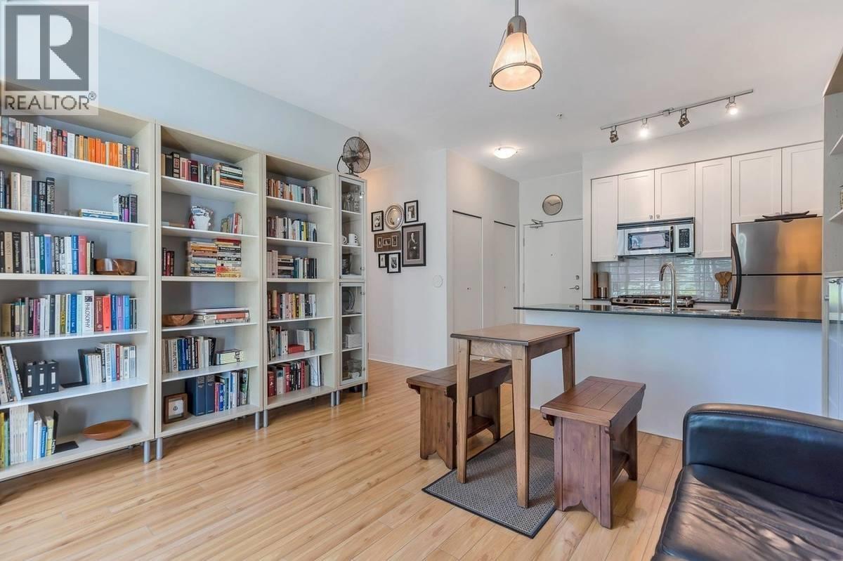 304 480 ROBSON STREET, Vancouver
