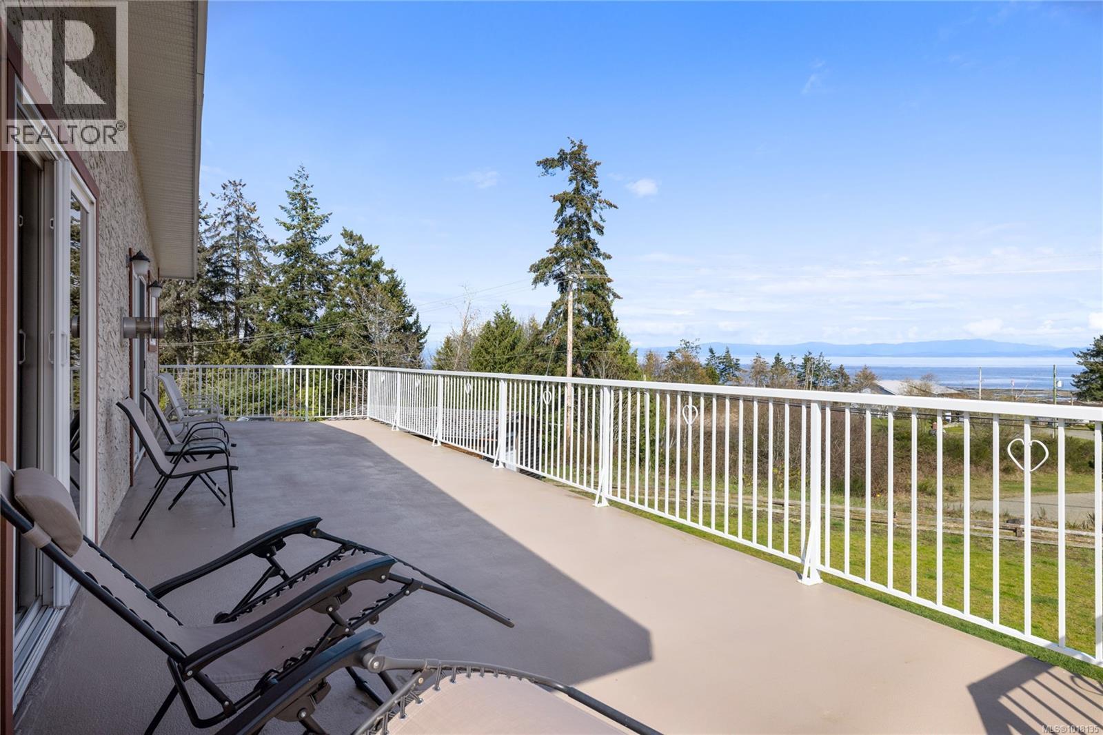 3021 Raymur Pl, Qualicum Beach