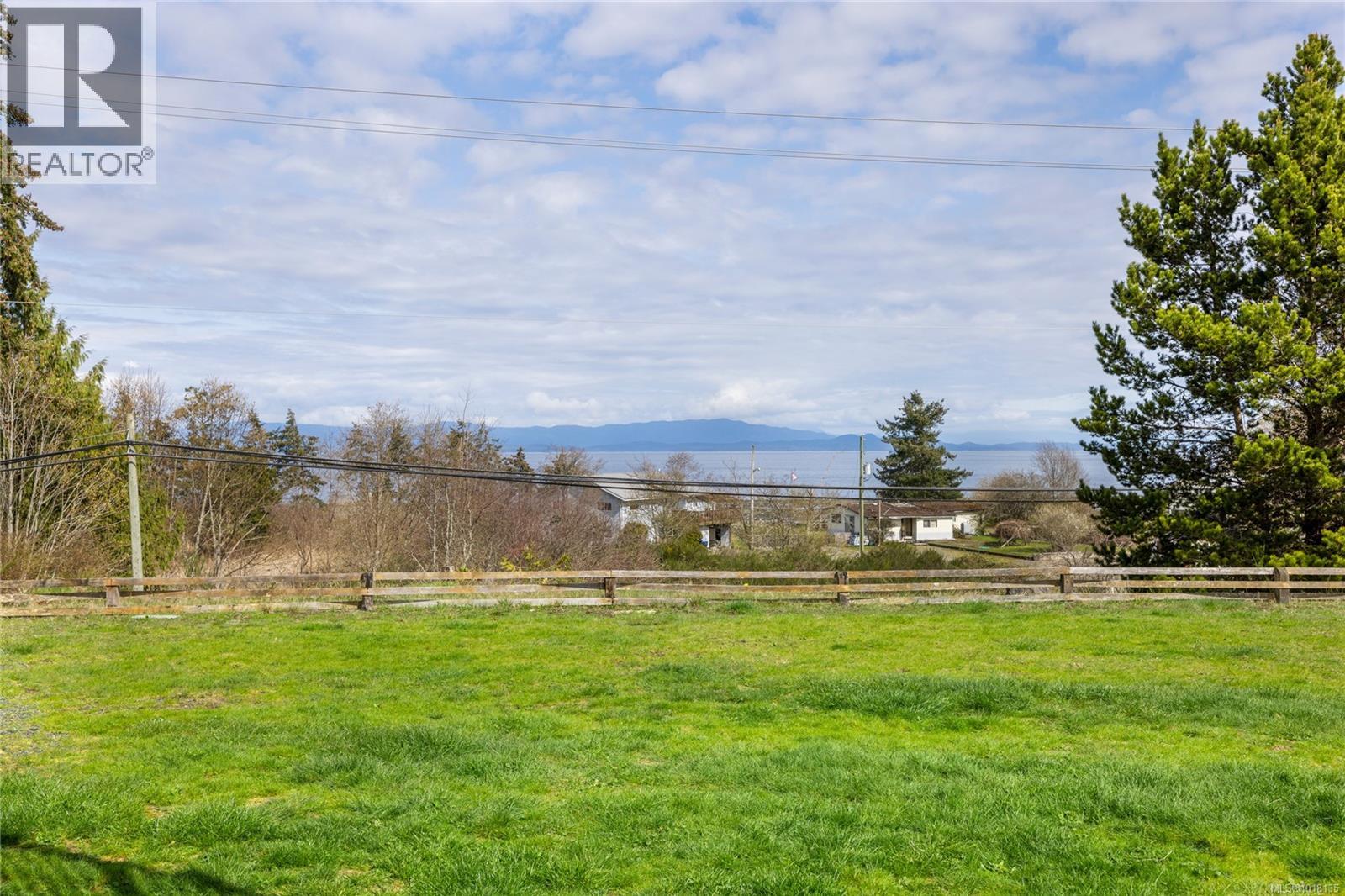 3021 Raymur Pl, Qualicum Beach