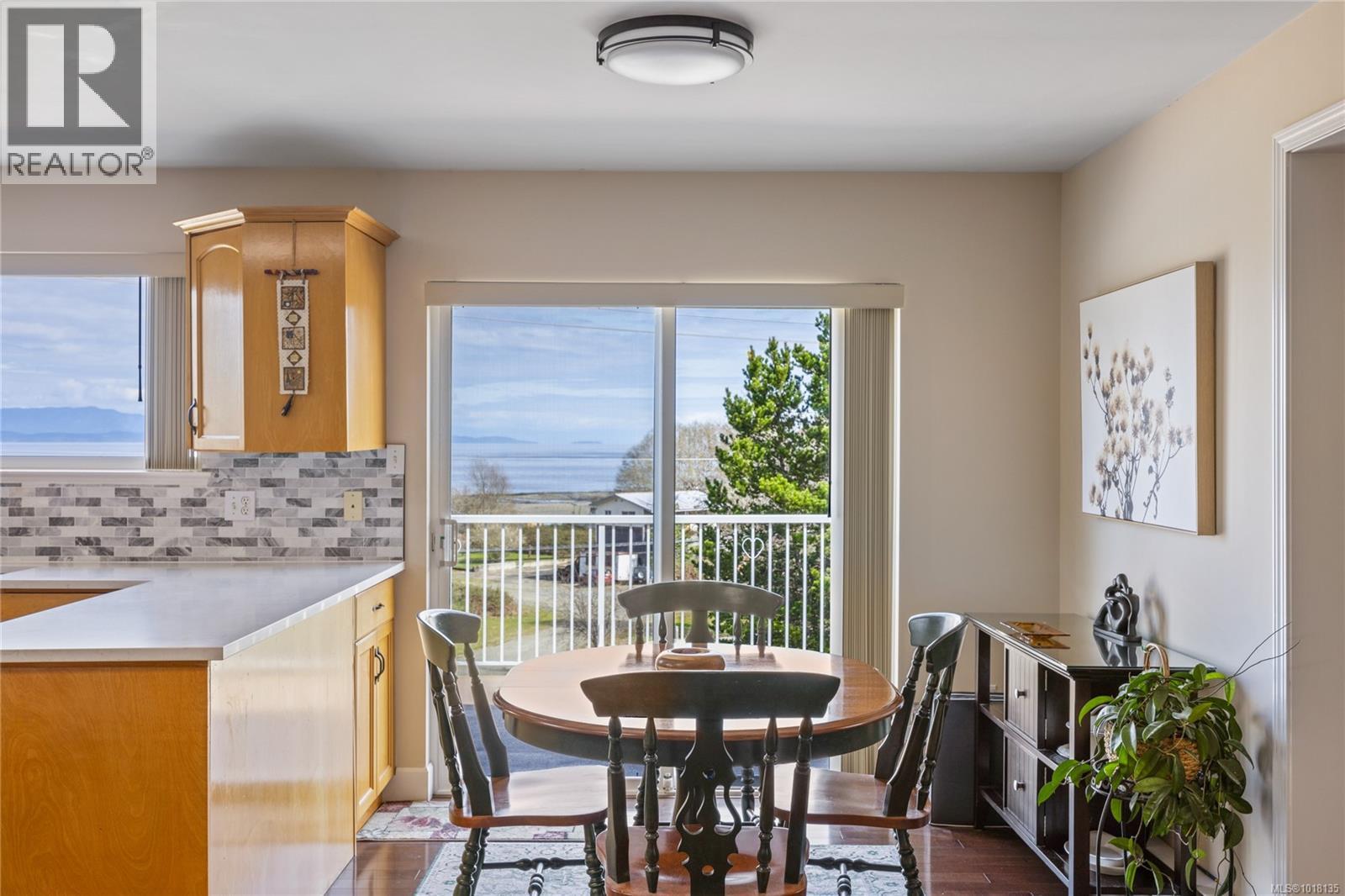 3021 Raymur Pl, Qualicum Beach