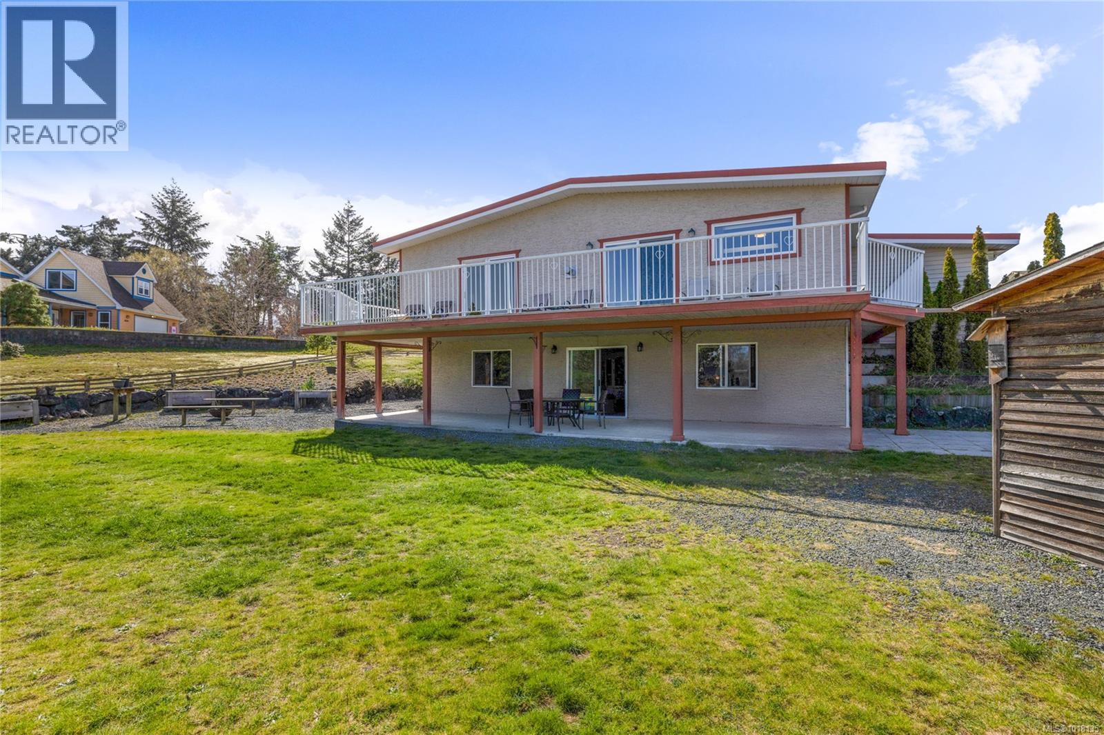 3021 Raymur Pl, Qualicum Beach