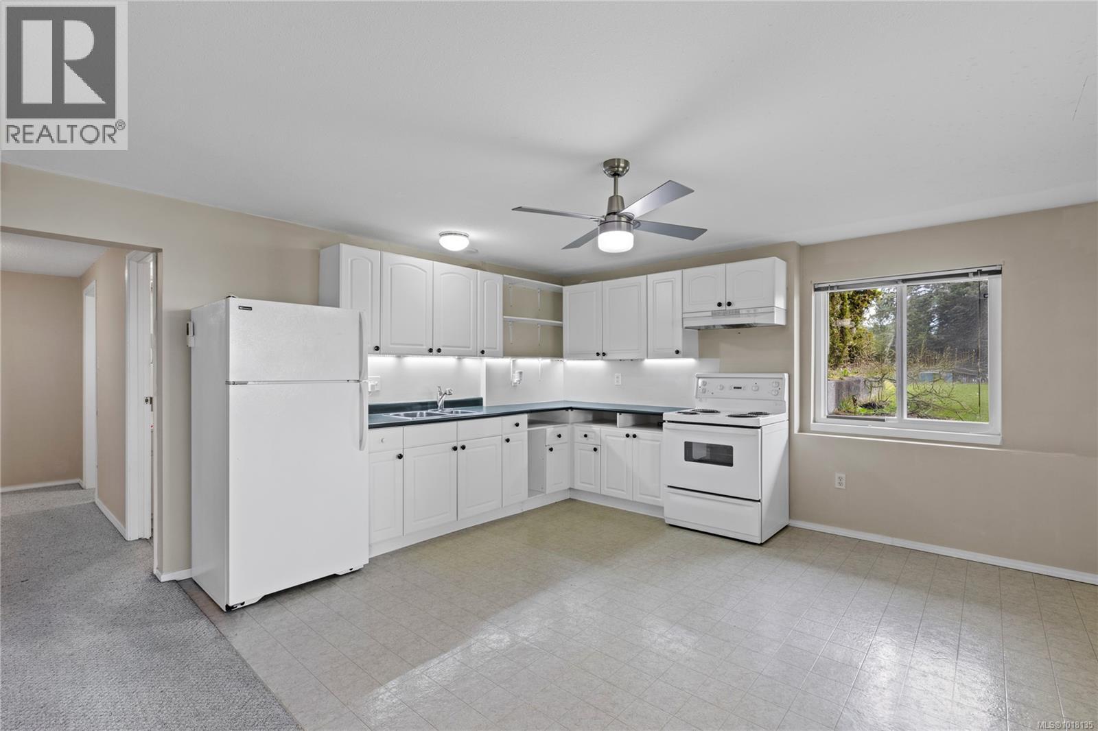 3021 Raymur Pl, Qualicum Beach