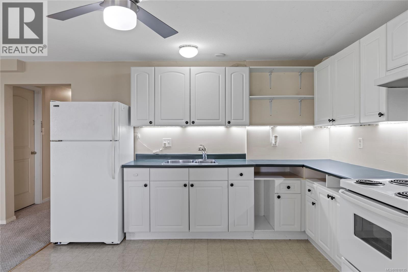 3021 Raymur Pl, Qualicum Beach