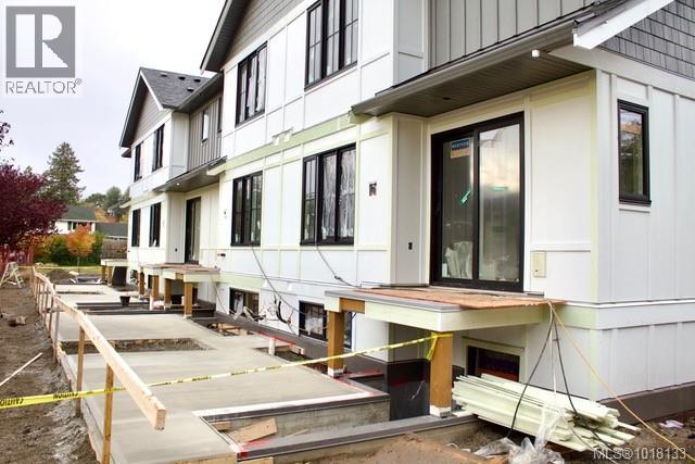 1 3513 Henderson Road, Oak Bay