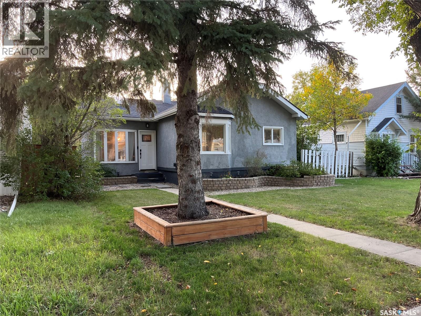 Single Family House Bungalow for Sale in  Royal STREET Regina 