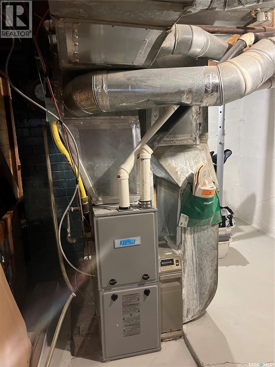 Single Family House Bungalow for Sale in  Royal STREET Regina 