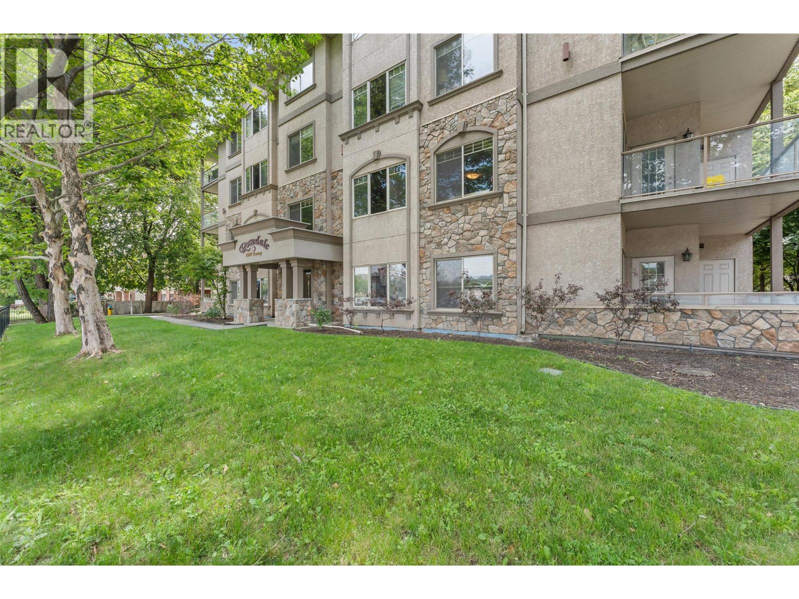 #206-1007 Harvey Avenue, Kelowna