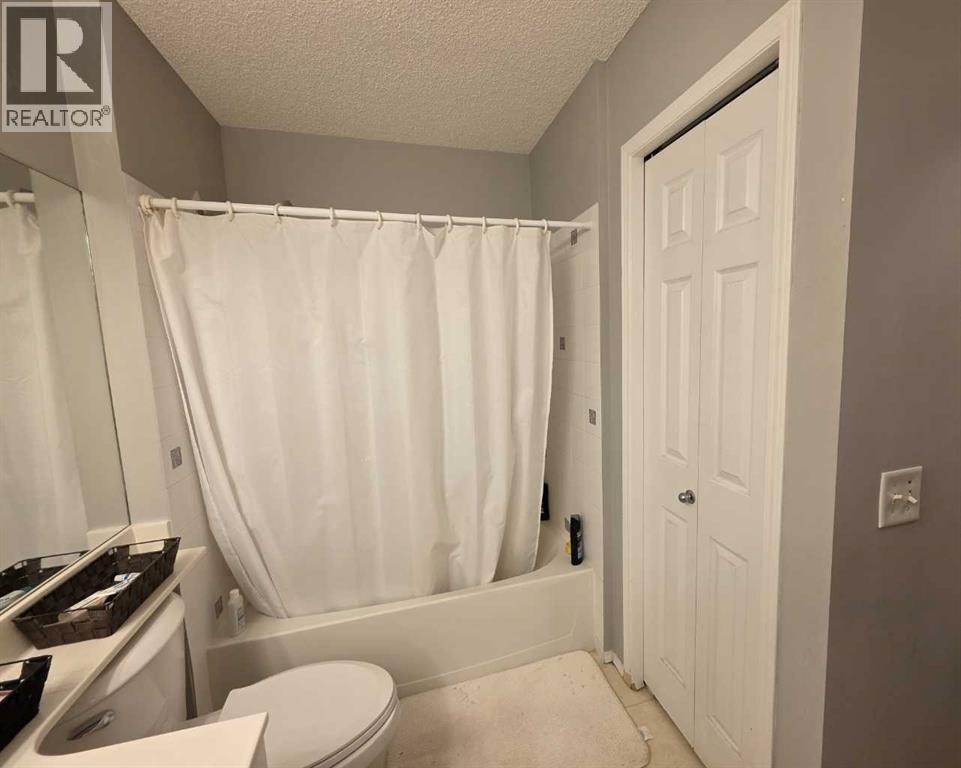 Single Family House for Sale in   Country Village Bay NE Country Hills Village Calgary 