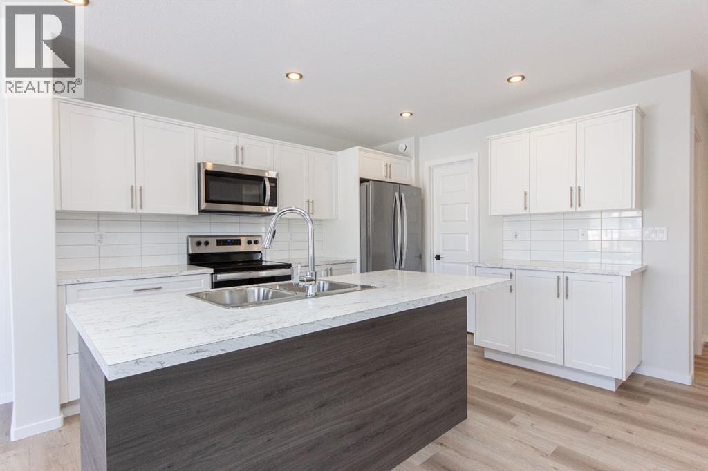 17 Trinity Street, Lacombe