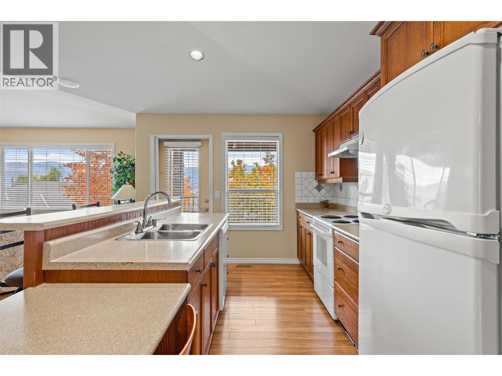 8 3512 Ridge Boulevard, West Kelowna