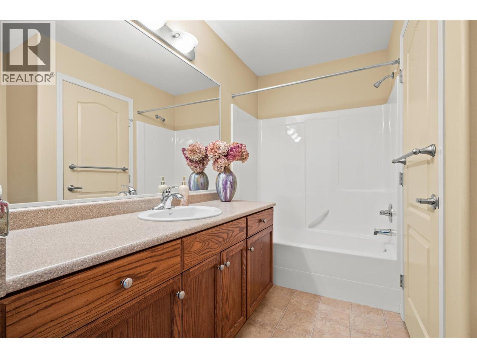 8 3512 Ridge Boulevard, West Kelowna