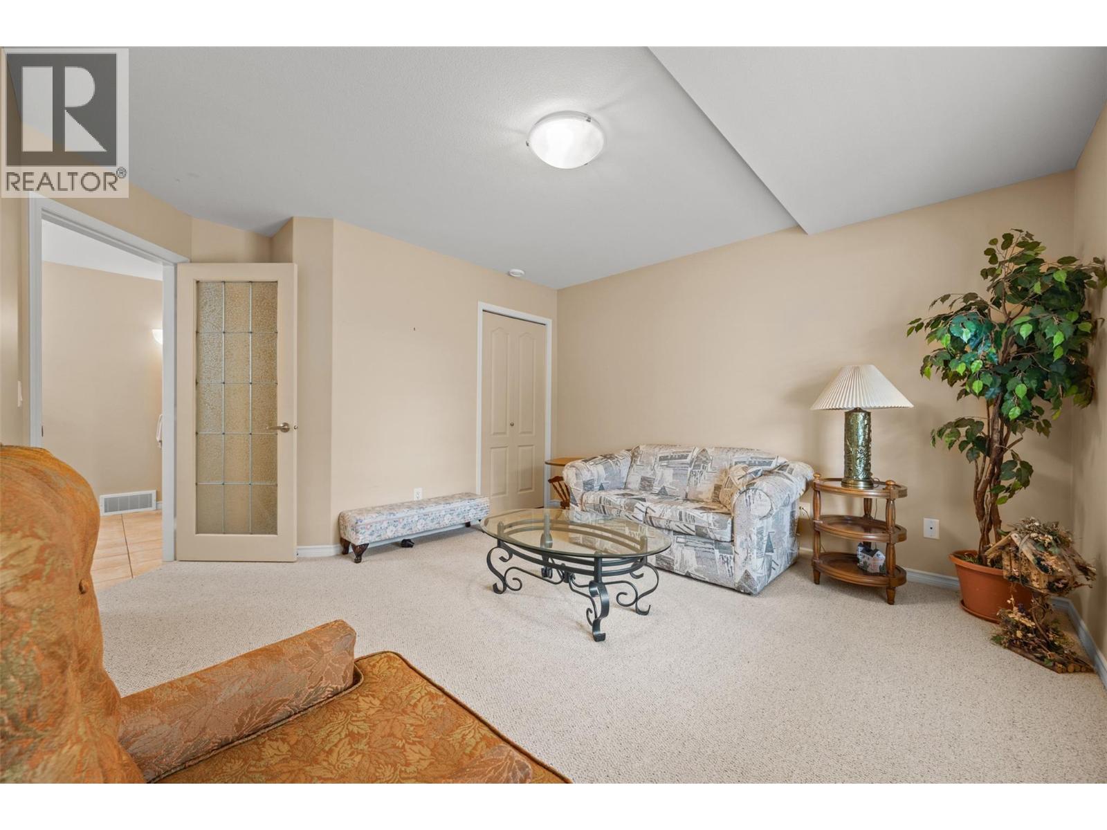 8 3512 Ridge Boulevard, West Kelowna