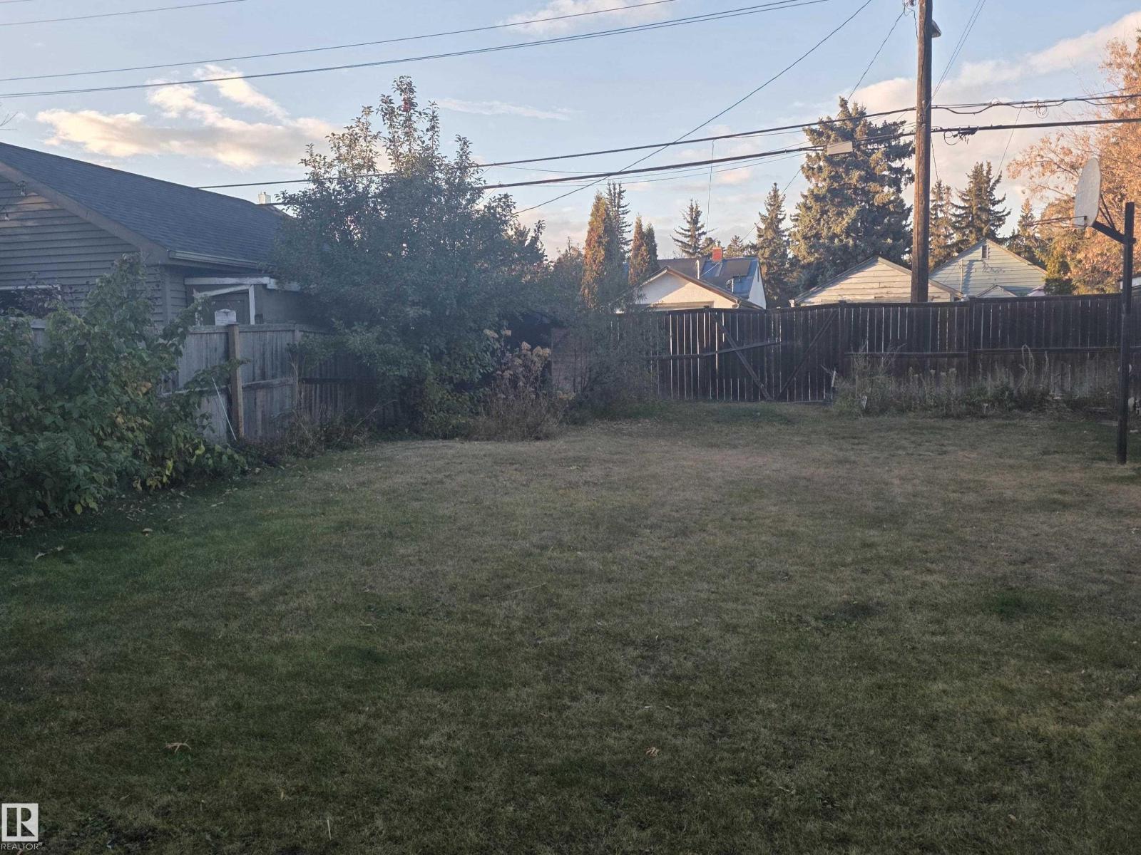 7508 111 ave NW NW, Edmonton