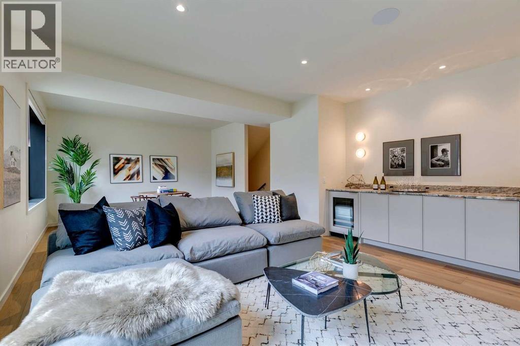 Single Family House 4 Level for Sale in  Elizabeth Road SW Britannia Calgary 