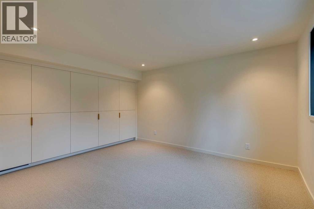 Single Family House 4 Level for Sale in  Elizabeth Road SW Britannia Calgary 