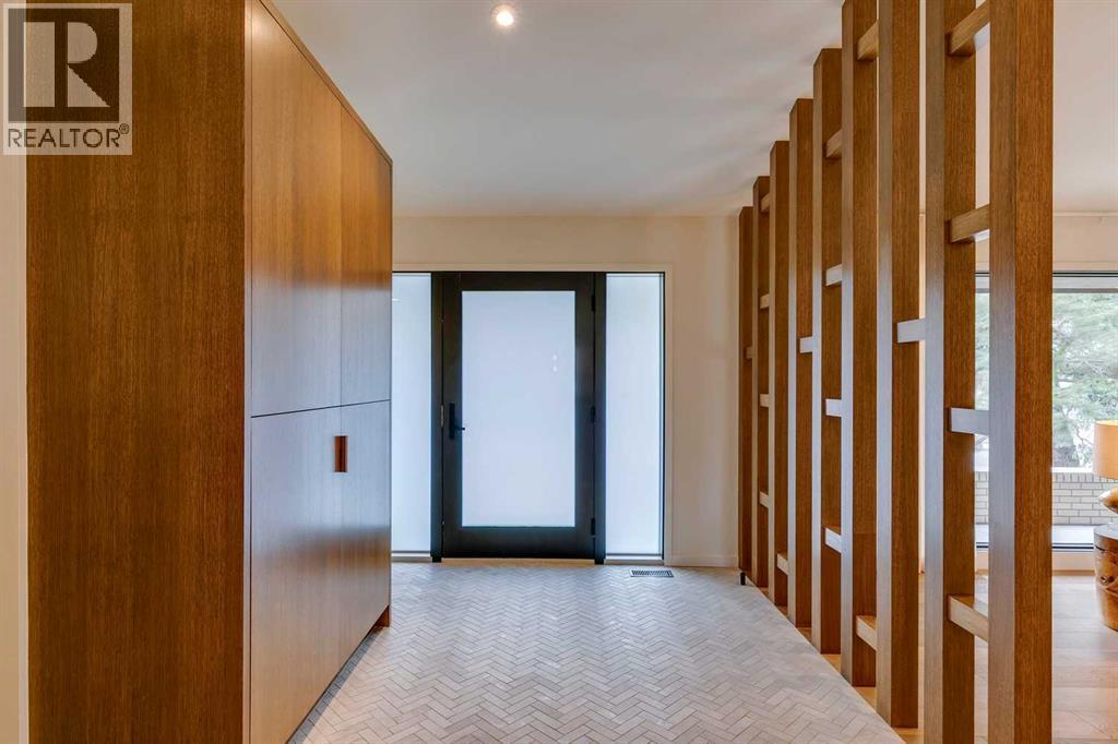 Single Family House 4 Level for Sale in  Elizabeth Road SW Britannia Calgary 