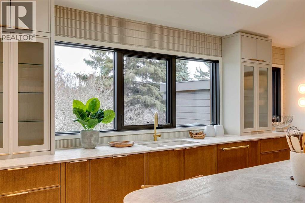 Single Family House 4 Level for Sale in  Elizabeth Road SW Britannia Calgary 