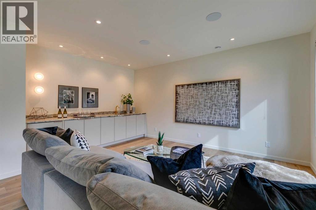 Single Family House 4 Level for Sale in  Elizabeth Road SW Britannia Calgary 