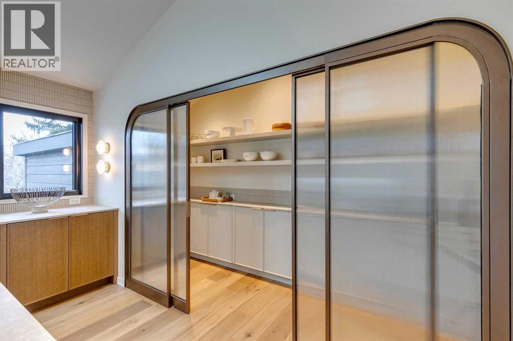 Single Family House 4 Level for Sale in  Elizabeth Road SW Britannia Calgary 